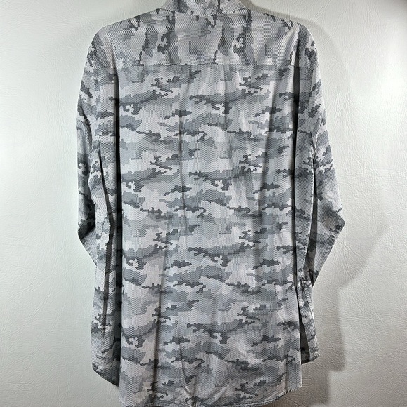 New Robert Graham Camo Button Down Long Sleeve Shirt, XL - Picture 4 of 6